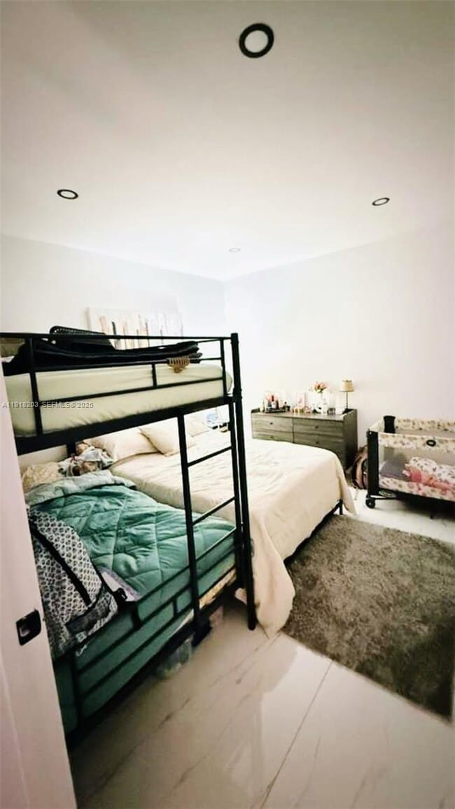 Building Photo - 728 NW 171st St