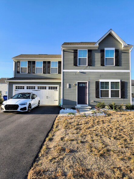 Building Photo - 370 Sedimentary Rock Rd