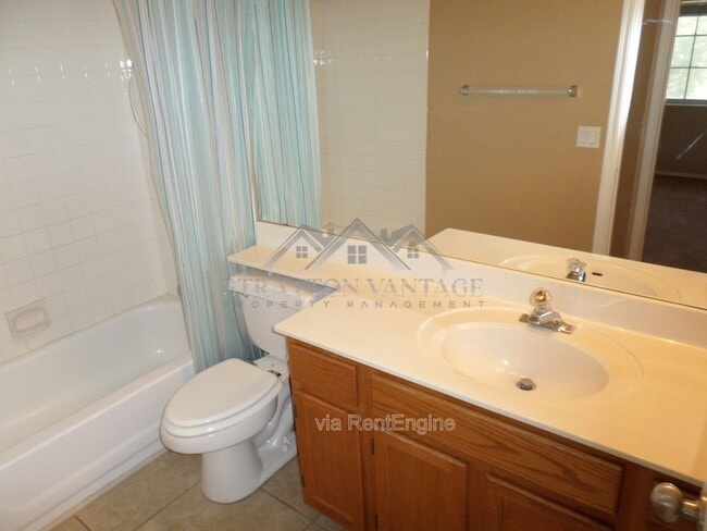 Building Photo - 1641 W Orchid Ln