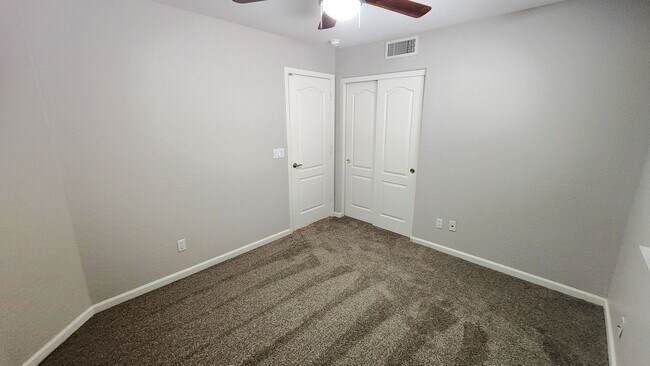 Building Photo - 4 Bedroom Home in the Silverhawke Communit...