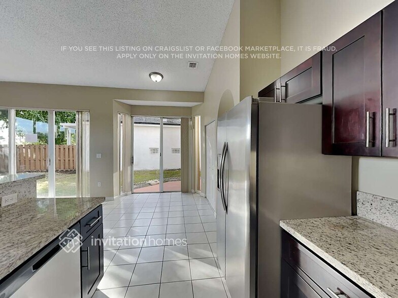 Building Photo - 15648 SW 112th Dr