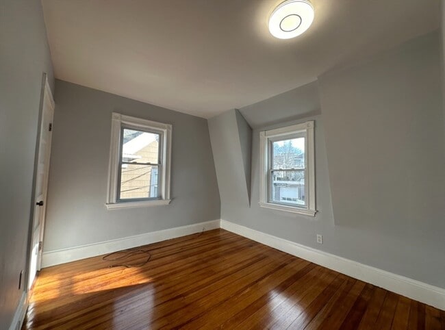 Building Photo - 31 Francis Ave