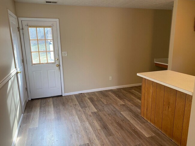 Building Photo - 6616 Burlwood Dr