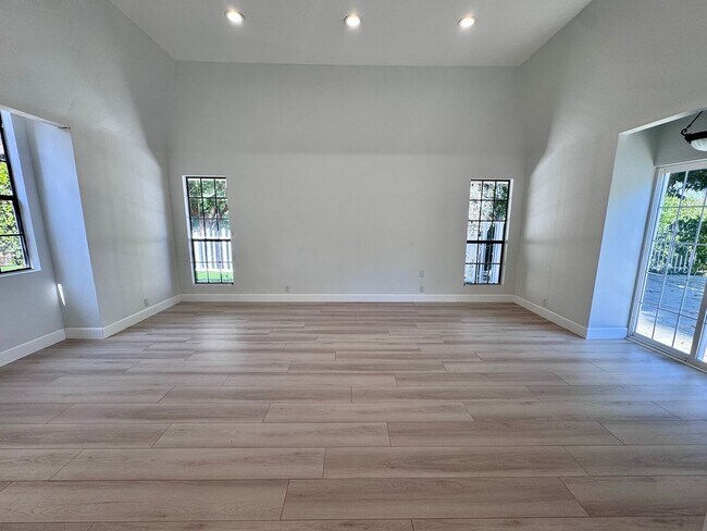 Building Photo - Beautifully remodeled 4 bedroom house in prime Woodland Hills Neighborhood