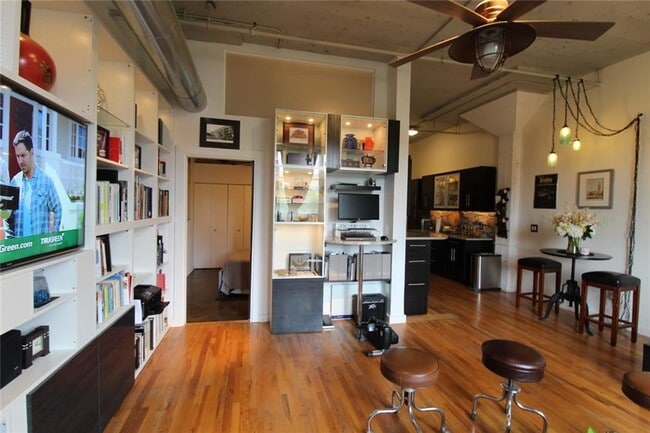 Building Photo - 172 Haynes St SW