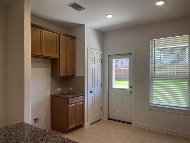 Building Photo - 424 Bristlecone Bend