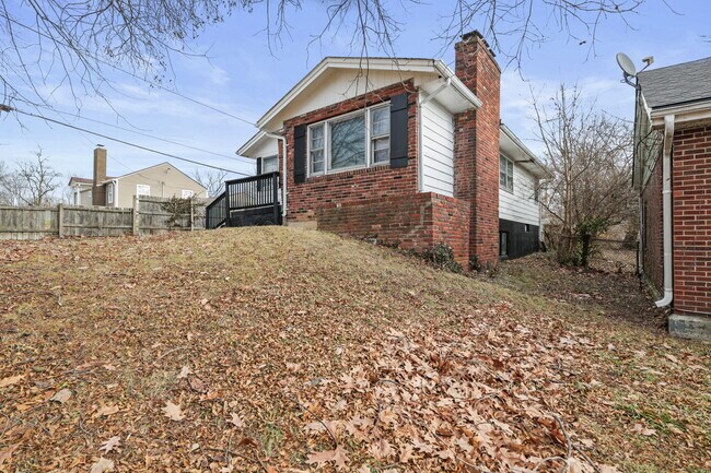 Building Photo - 3337 Houston St