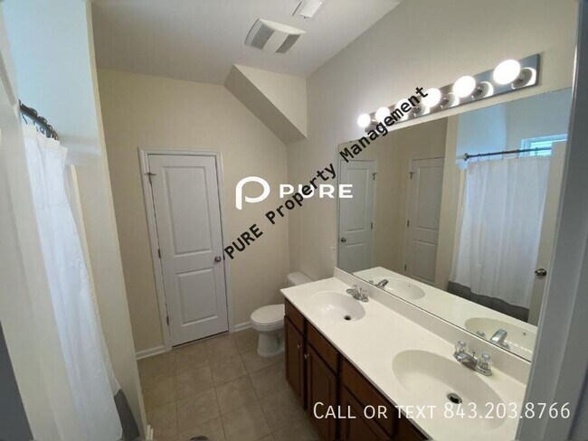 Building Photo - 224 Donatella Dr