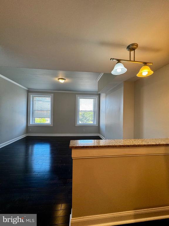 Building Photo - 139 E North Ave