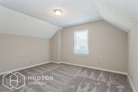 Building Photo - SELF TOUR NOW! - 2650 Green Meadow Ln NE, ...