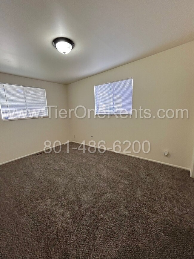 Building Photo - NO DEPOSIT option available for qualified ...