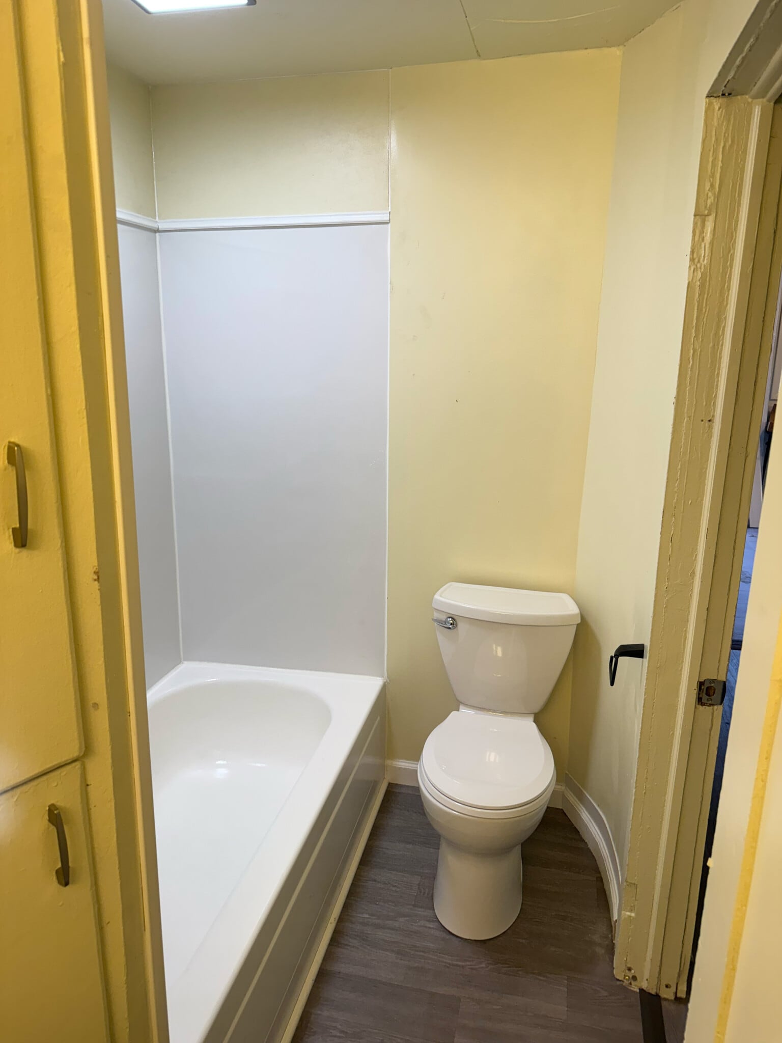 Building Photo - 102 S Balch St