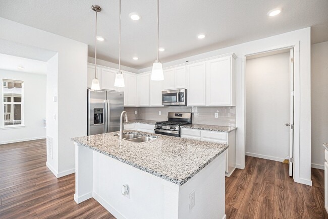 Building Photo - "Spacious 4-Bedroom Duplex Oasis with 3 Full Baths in Erie, CO - Your Perfect Home Awaits!"