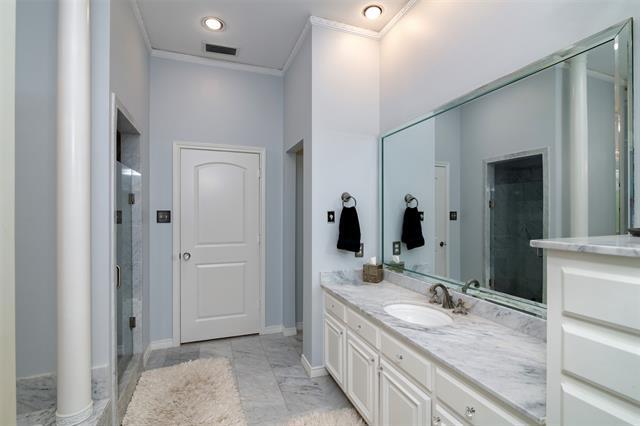 Building Photo - 5920 Encore Dr
