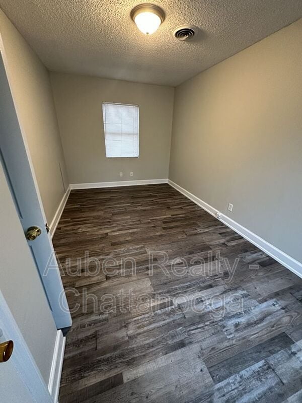 Building Photo - 105 Hunt Ave