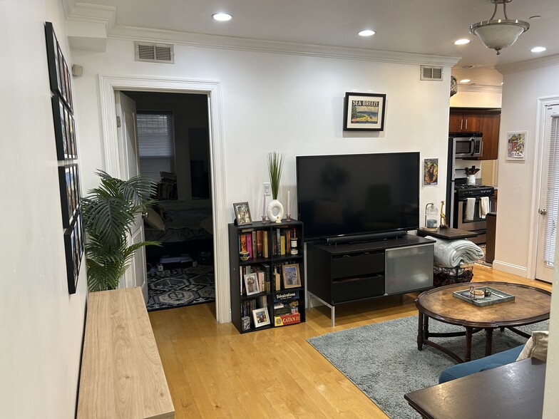 Building Photo - 10 Sheafe St