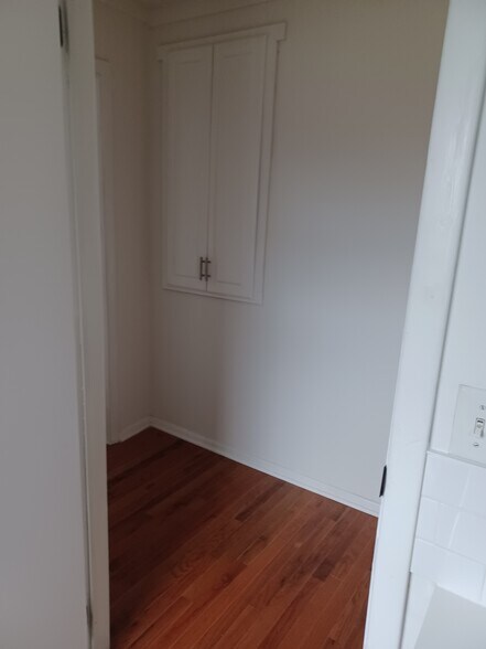 upstairs hallway - 21 2nd Ave