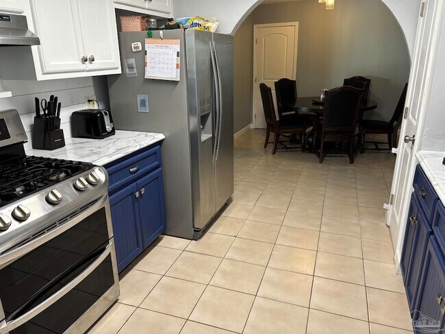 Building Photo - 2644 Venetian Way