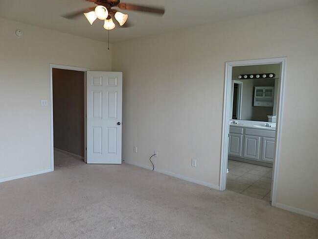 Building Photo - 2723 Calico Creek Ln