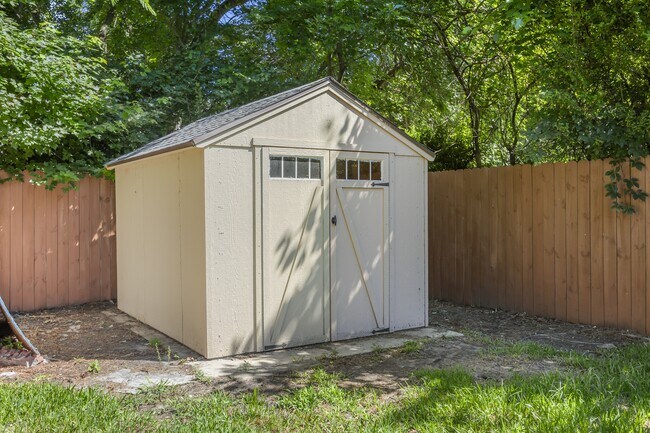 Building Photo - 107 Beazley Dr