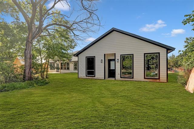 Building Photo - 705 E Hanna St