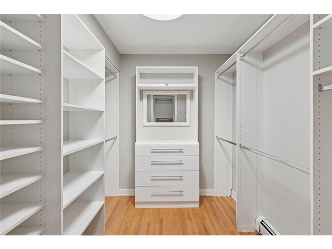 Building Photo - 3933 Zenith Ave S