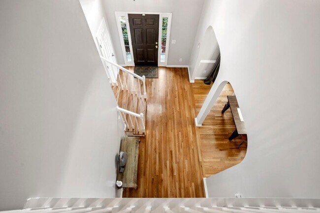 Building Photo - 541 Battleview Dr