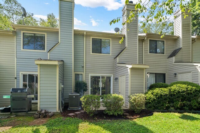 Building Photo - 4091 N Course Dr