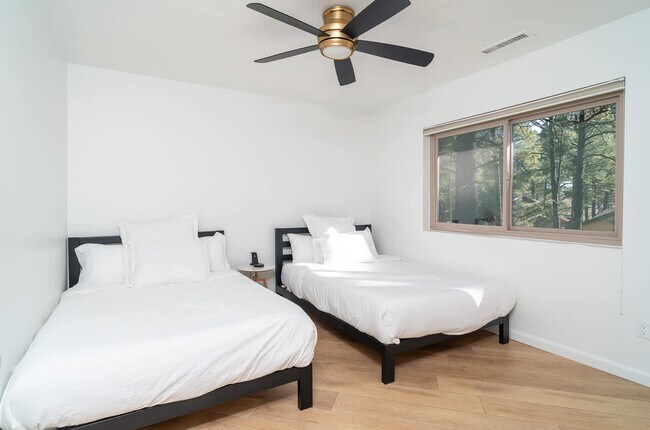 Building Photo - 4530 Red Fox Ln