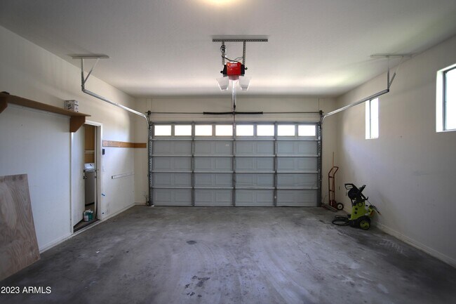 Building Photo - 779 E Mead Dr