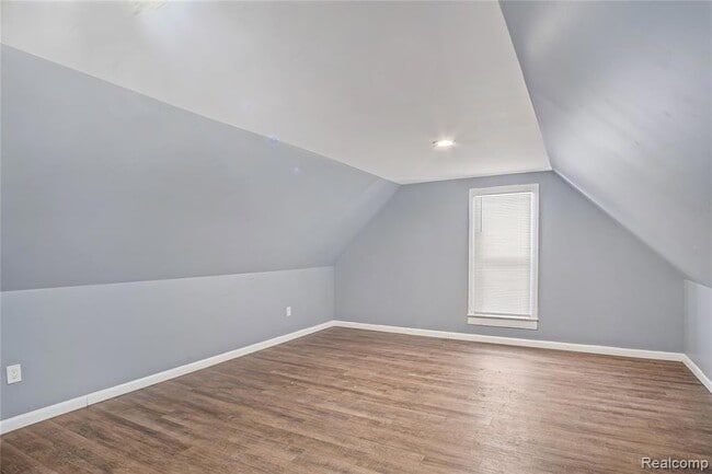 Building Photo - 671 Clairmount Ave