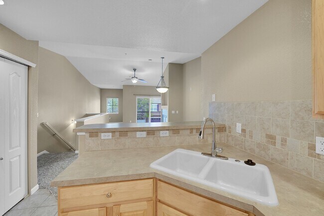 Building Photo - $1,795.00, 1- 1-bedroom, 1-bathroom Condo ...
