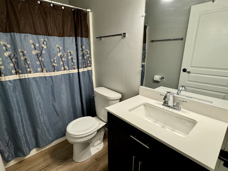 FULL BATHROOM - 12765 W Hampton Ave