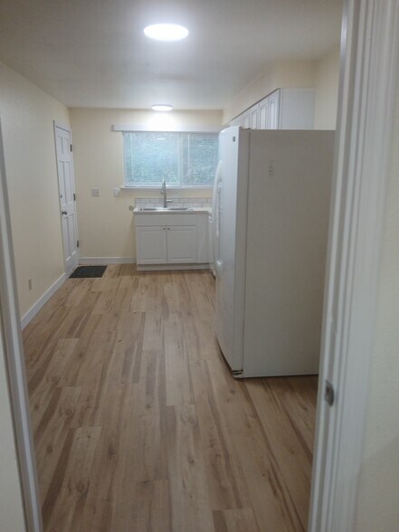 Building Photo - 7622 Chinook Ave