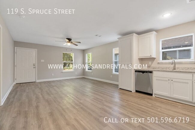 Building Photo - 119 S Spruce St