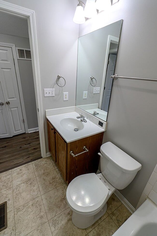 Building Photo - Newly updated 3 bedroom and 2 bath Cape Cod