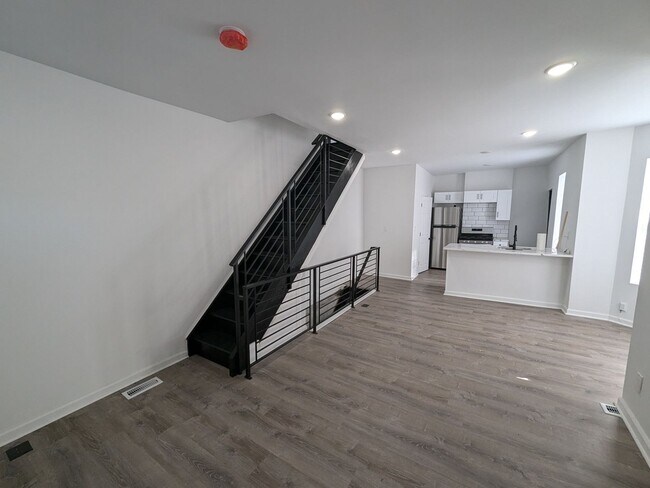 Building Photo - Gorgeous Home - West Philadelphia