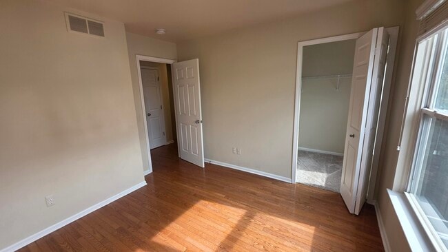 Building Photo - 1580 Kessler Ave