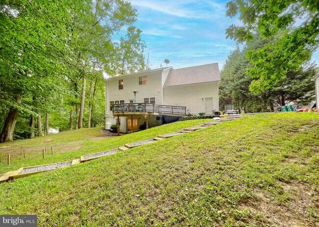 Building Photo - 2180 Oliver Dr