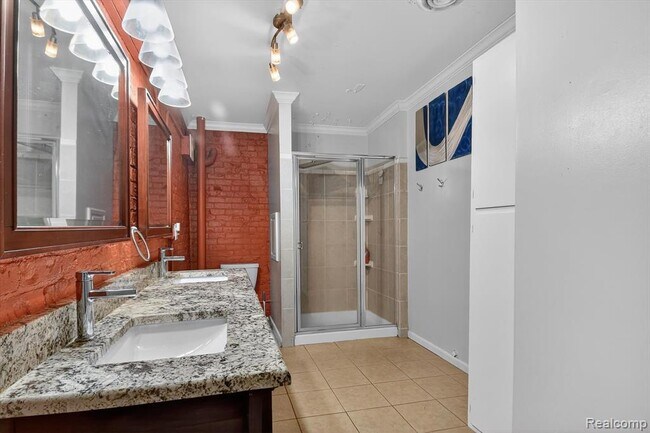 Building Photo - 1104 4th St