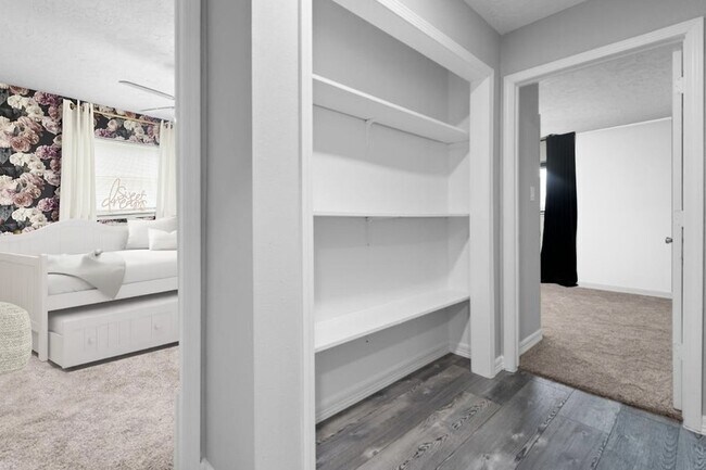 Building Photo - 5706 Sunnygate Dr