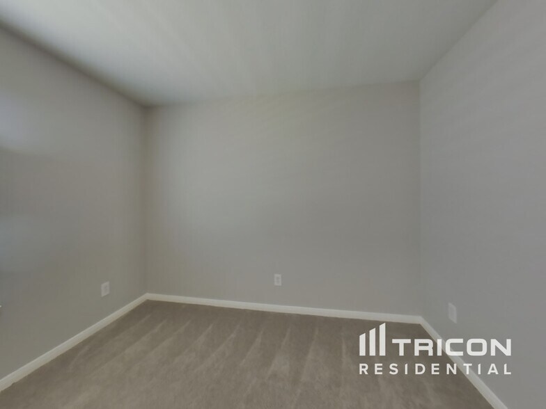 Building Photo - 5029 Hauna Ln