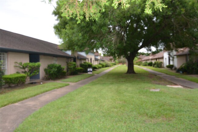 Building Photo - 7104 Jetty Ln