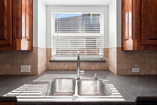 Building Photo - 3403 Oakleigh Ln