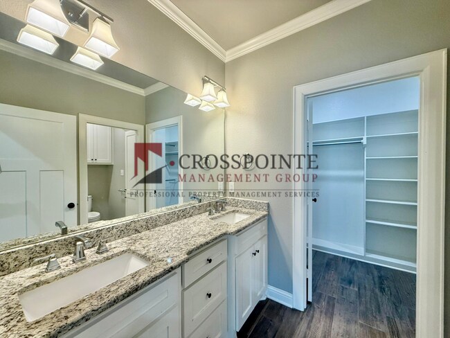 Building Photo - Beautiful 3 Bedroom 2 Bathroom Home!