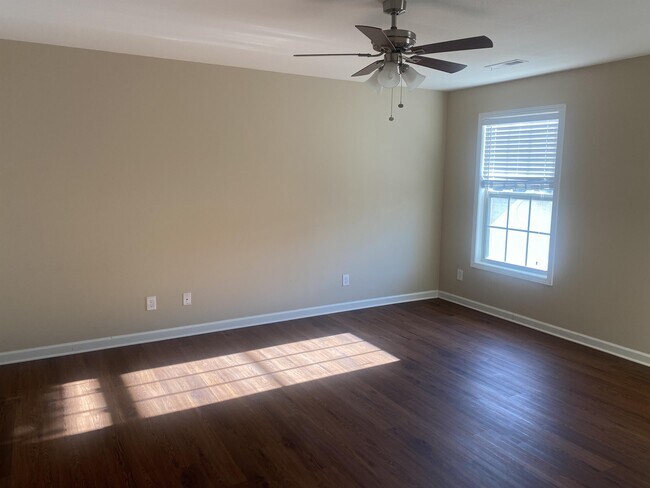 Building Photo - 1120 Maples Glen Ln