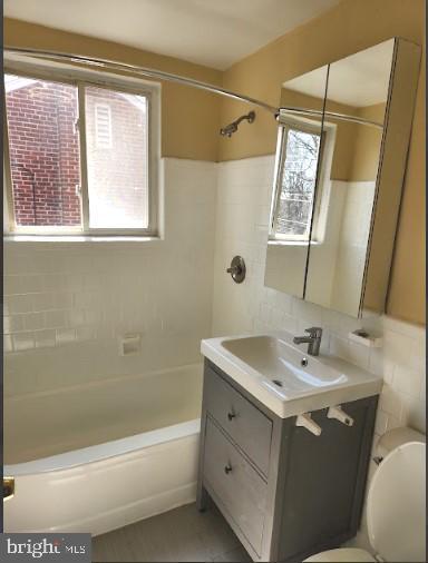 Building Photo - 329 Burns St SE