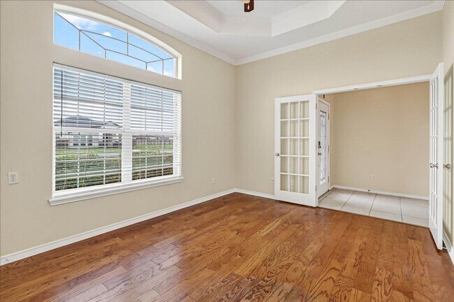 Building Photo - 6325 Oso Pkwy