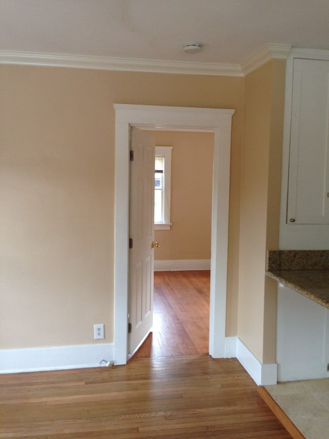 Building Photo - 750 E Orange Grove Blvd