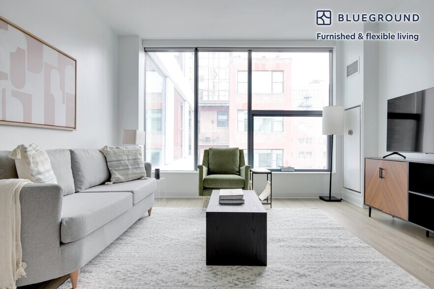 Primary Photo - 808 W Van Buren St